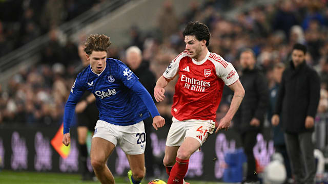 安迪·卡罗尔惊叹切赫神扑，创英格兰足球史经典瞬间（安迪·卡罗尔惊呼切赫神级扑救，一幕载入英格兰足坛史册）