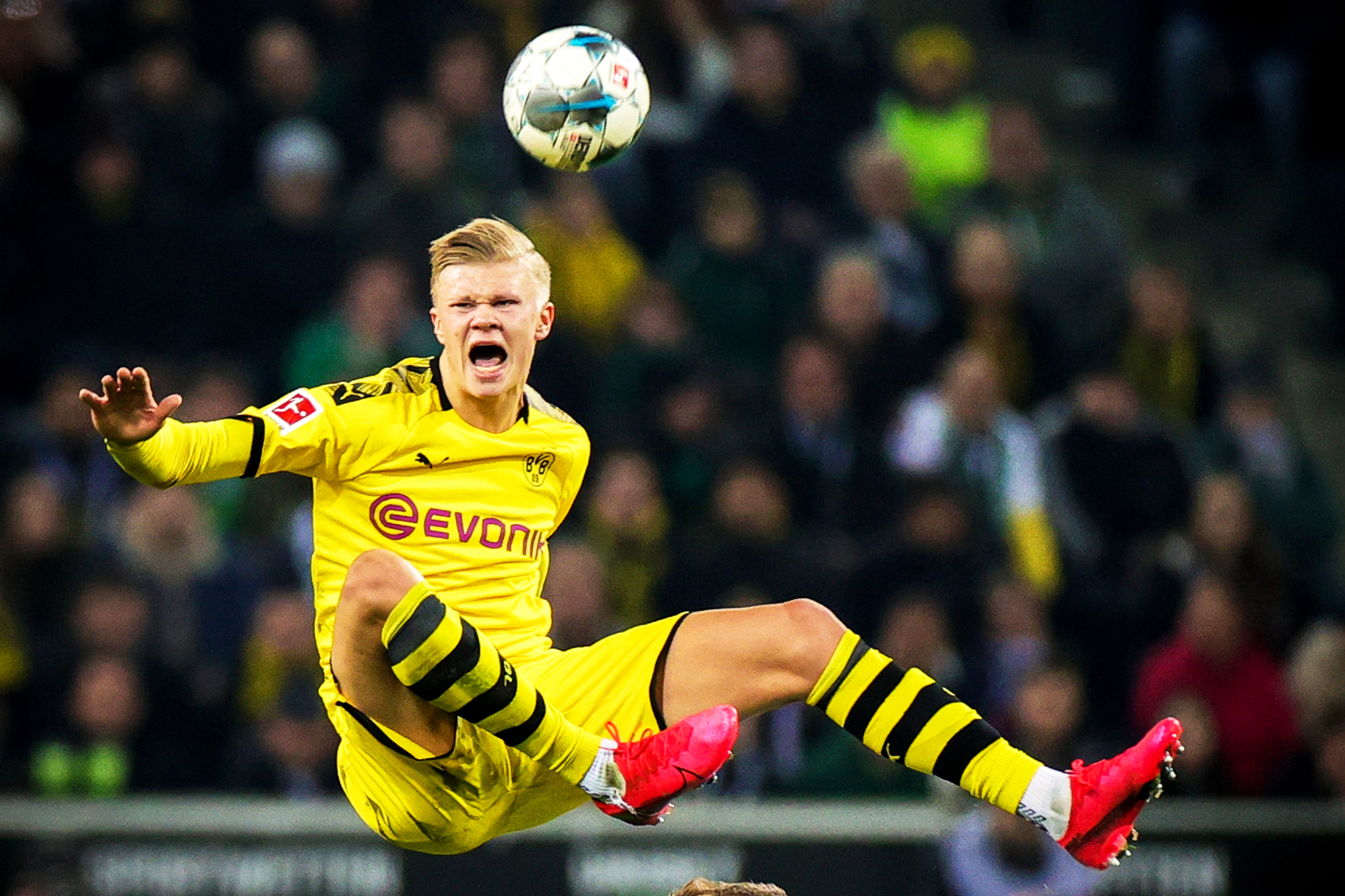 图片报：米兰对金玟哉感兴趣，在今夏就曾观察过他（米兰有意引进金玟哉，今夏已对其考察）