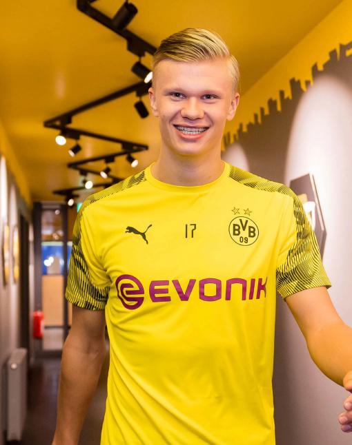 TA：萨拉赫预计冬窗将留在利物浦 埃利奥特合同不含召回条款（TA：萨拉赫预计冬窗留队利物浦，埃利奥特租借合同无召回条款）