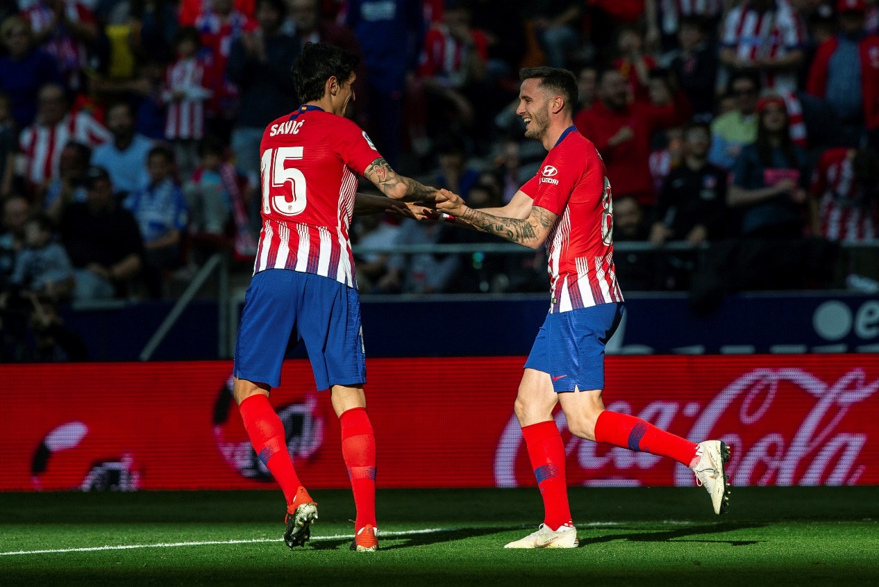 大连人成功逃离降级区（大连人摆脱降级险境）