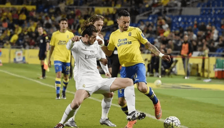 BBC：前曼城球员巴顿因社媒攻击性言论被判6个月监禁（BBC：前曼城球员巴顿因在社交媒体发表仇恨言论被判入狱6个月）