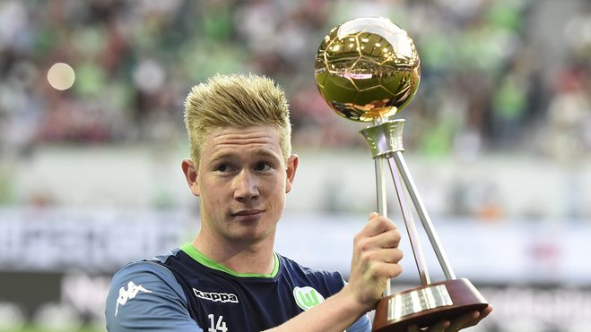 后卫关键拦截，守住关键领先（后卫致命抢断，稳住领先优势）